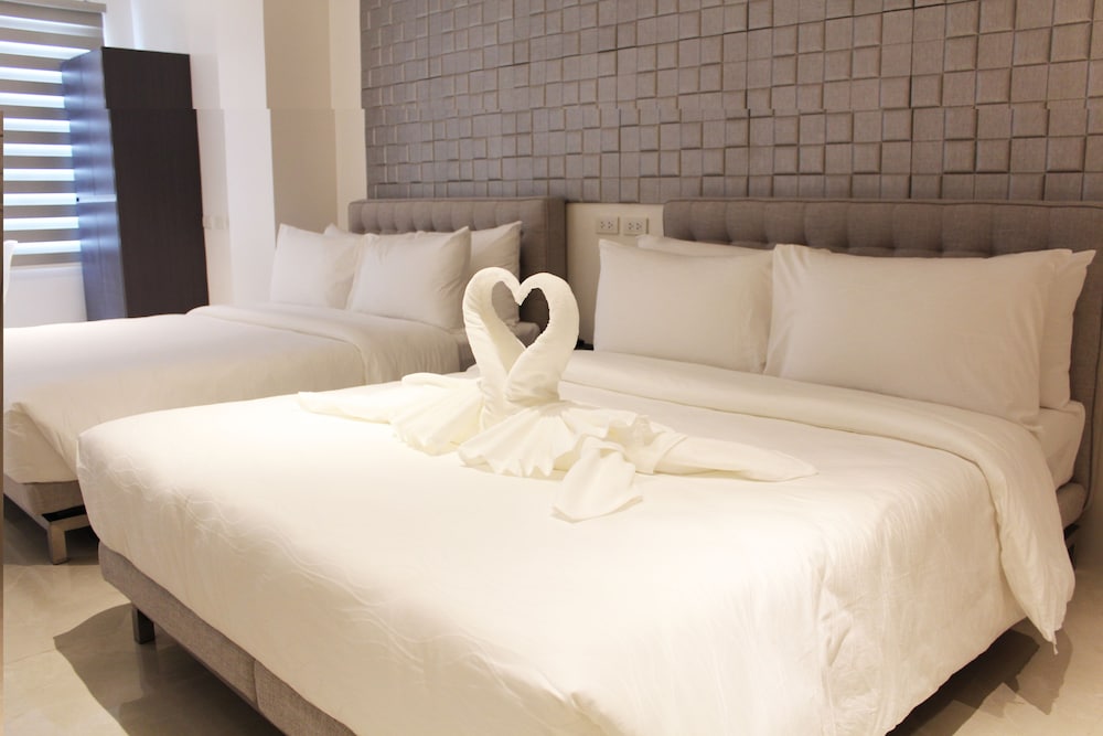 City Park Hotel Manila 11/69