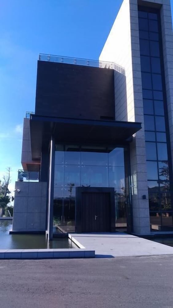 Tan Villa 1/29