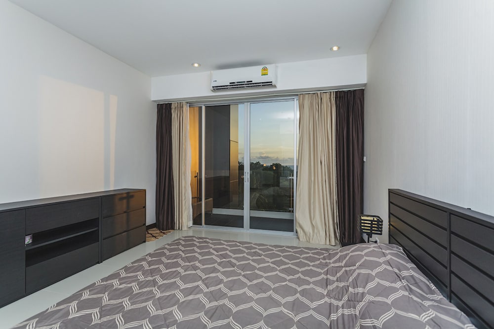Chic Condo Karon 12/61