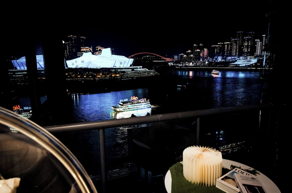 Baihong Riverview Drone Show Apartment 20/50