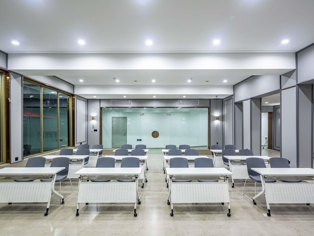Mercure Qingdao Zhanqiao 38/46