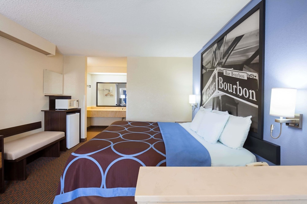 Super 8 by Wyndham Hammond 8/18