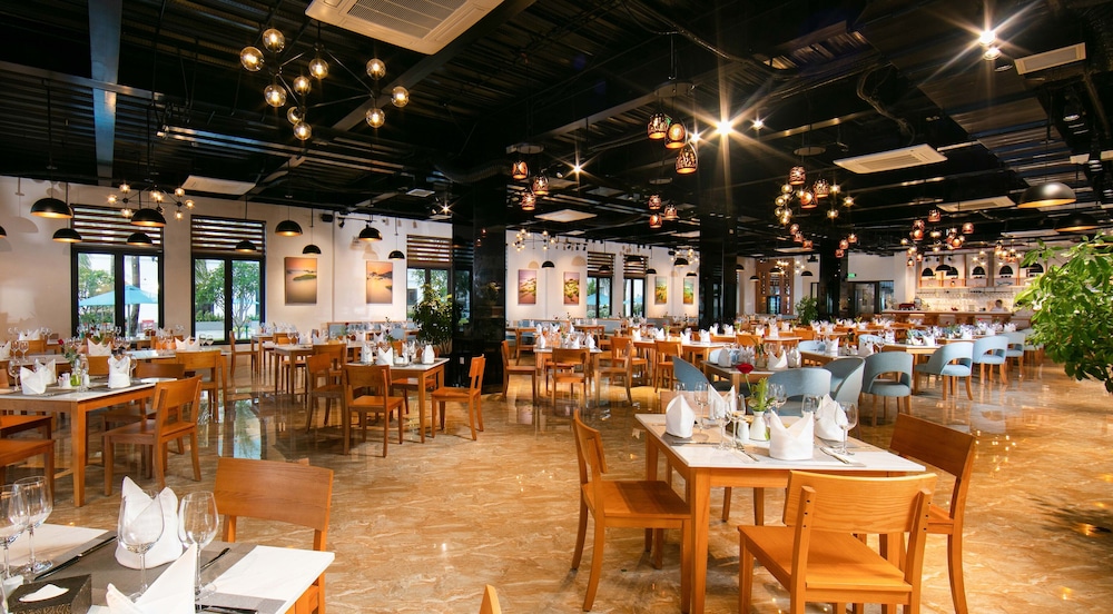 Nesta Hotel Danang 31/50