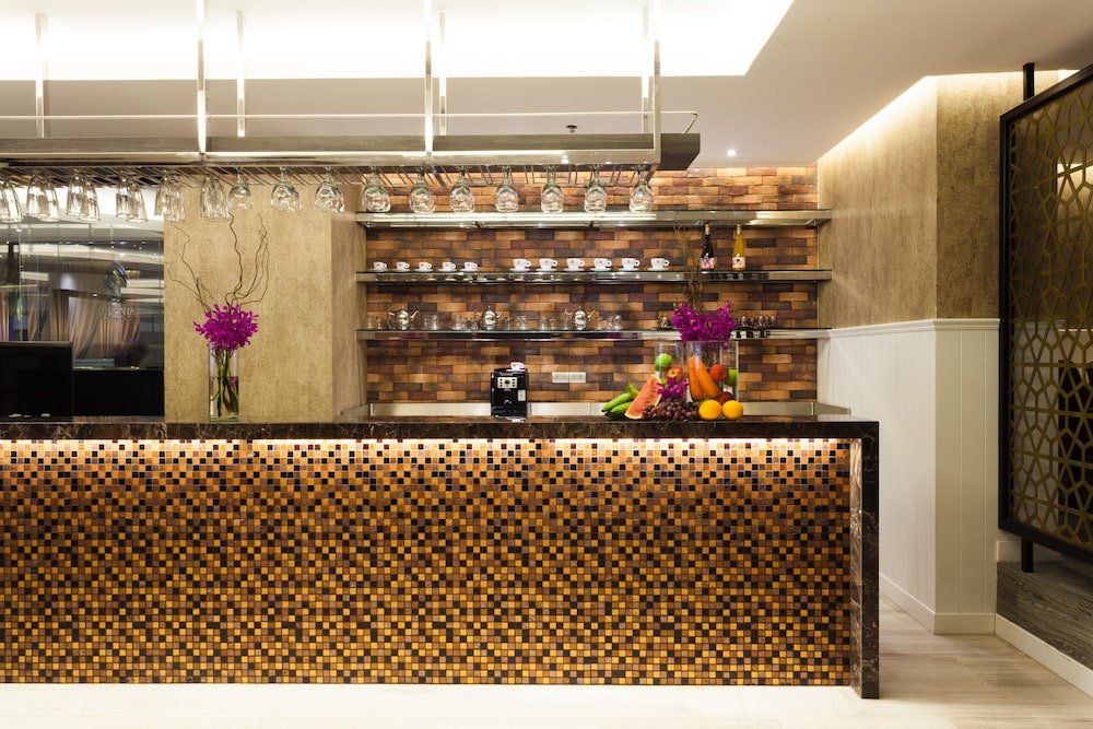 Grand 5 Hotel Plaza Sukhumvit Bangkok 11/63