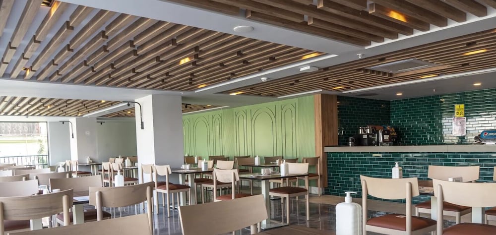 Side Square Hotel - Adults Only 32/40