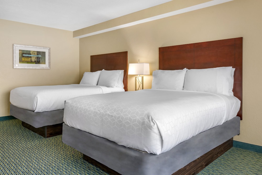 STANDARD, 2 QUEEN BEDS, ACCESSIBLE