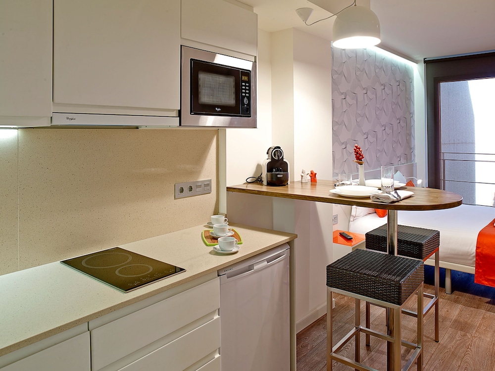 Apartments Hostemplo Suites 50/50