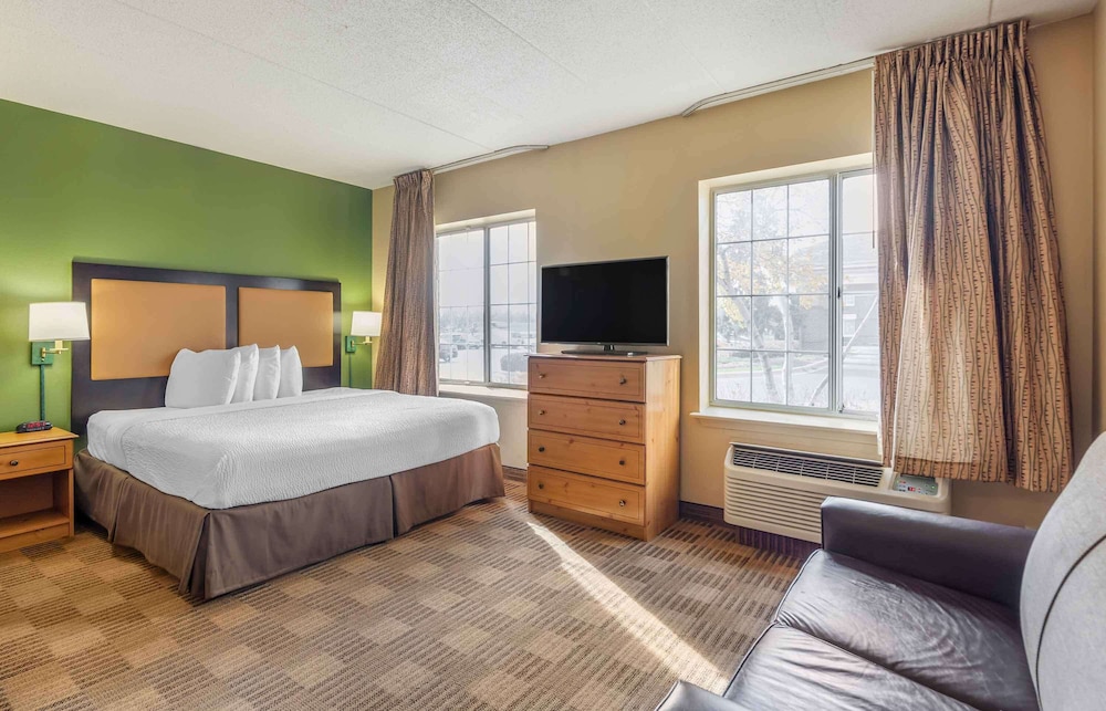 DELUXE, STUDIO, KING BED, SOFA