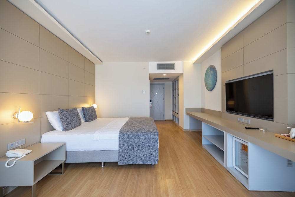 Azure By Yelken Hotel 25/75