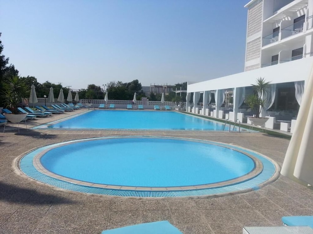 Sveltos Hotel 7/88