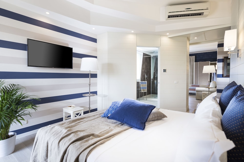 Atlantic Riviera Hotel 10/42