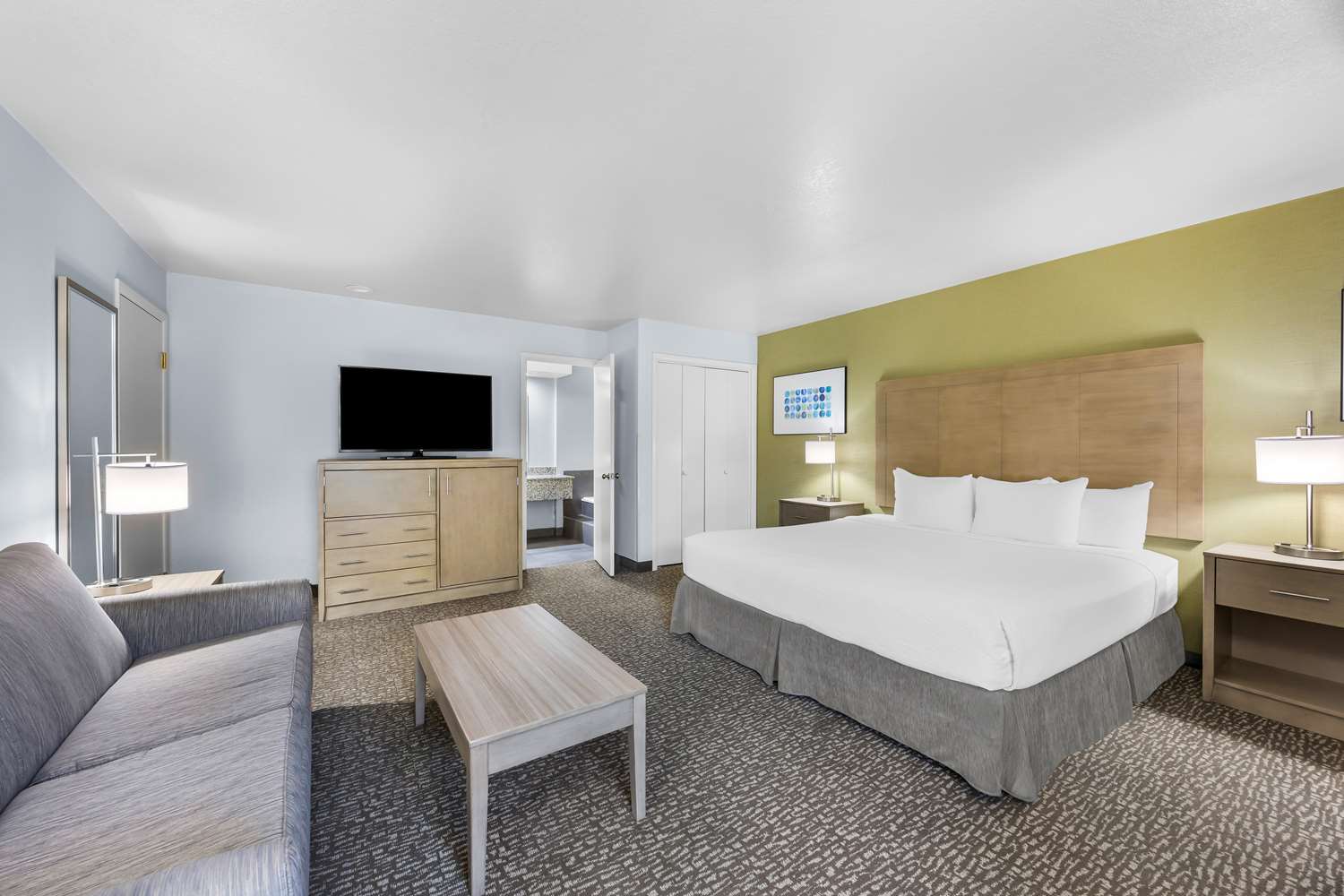 Suite, King Bed, Sofa