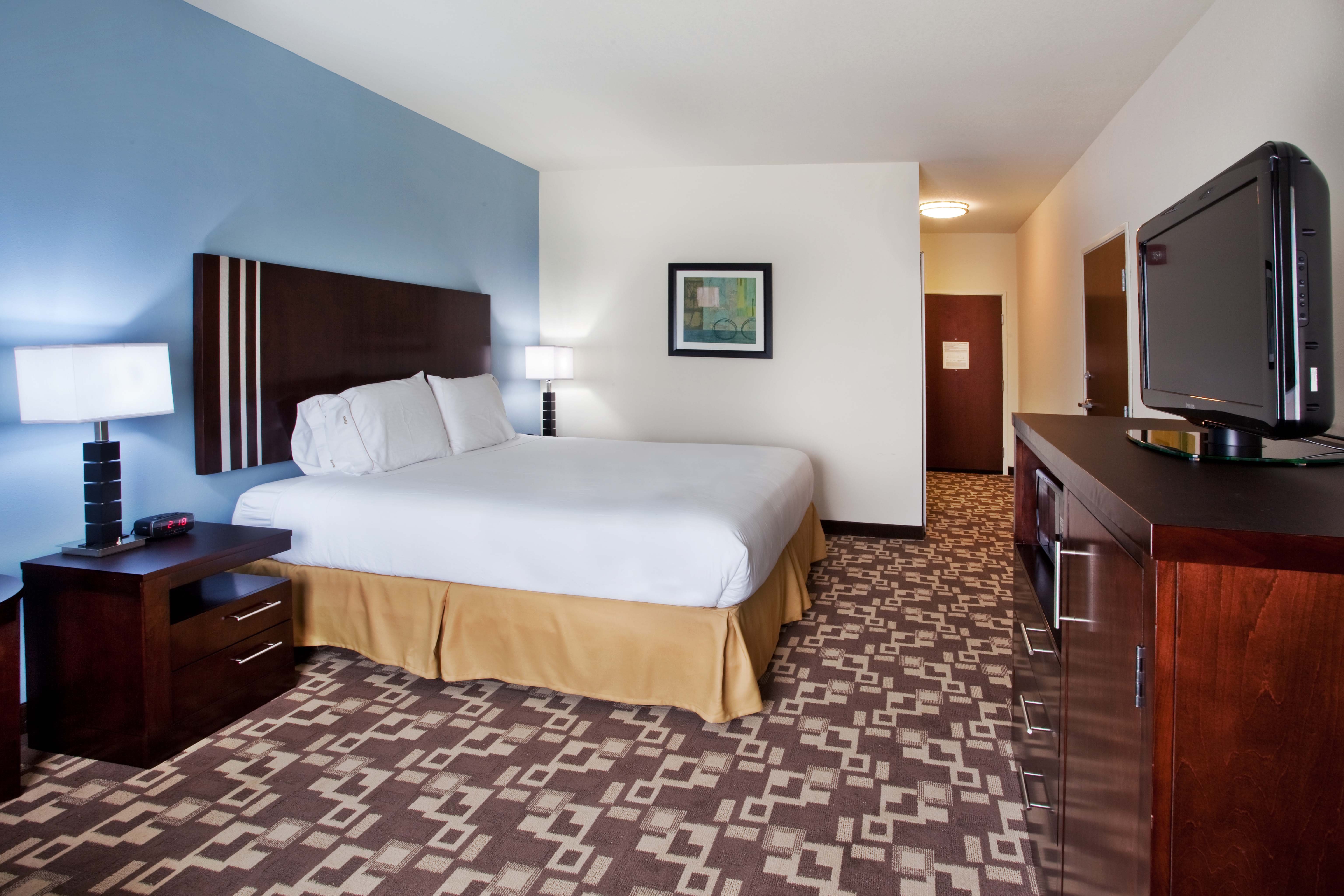 Holiday Inn Express Suites Atlanta Airport West Camp Creek 8/22
