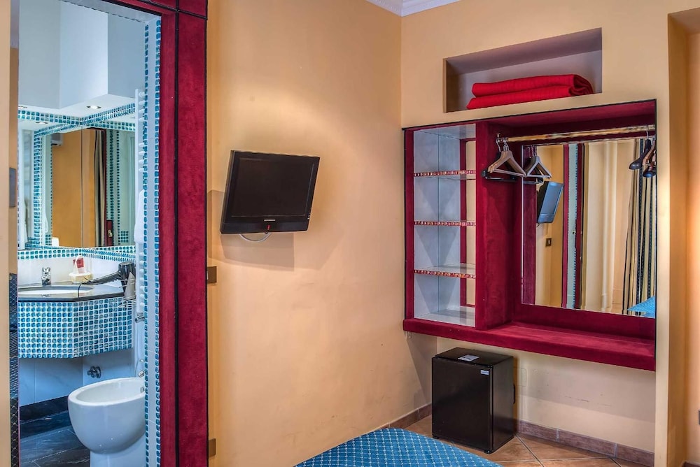 Hotel Caracciolo 33/62