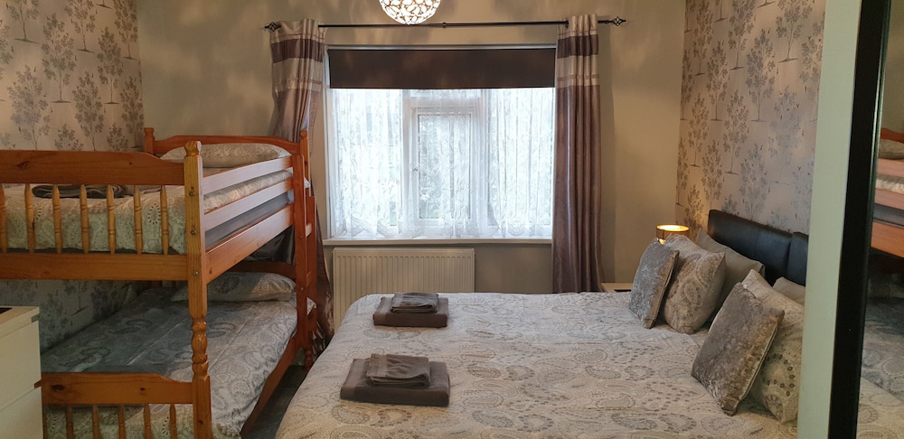 Roslyn Guest House 35/50