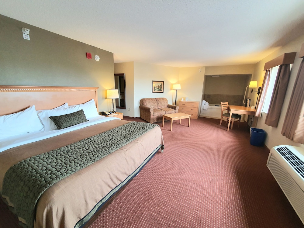 AmericInn by Wyndham Waconia 20/80