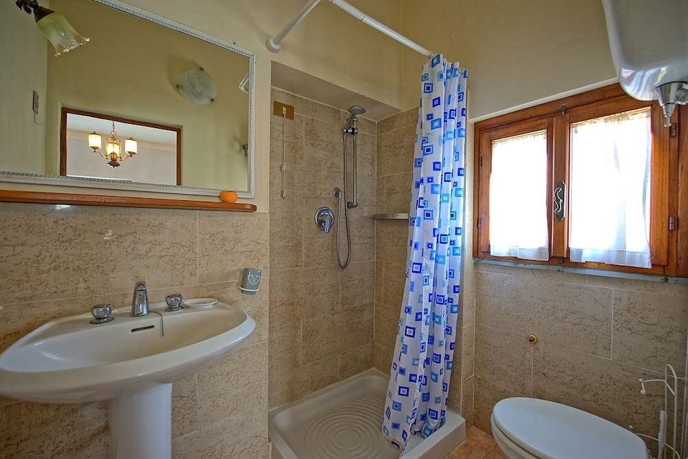 Agriturismo Podere Delle Querci 44/47