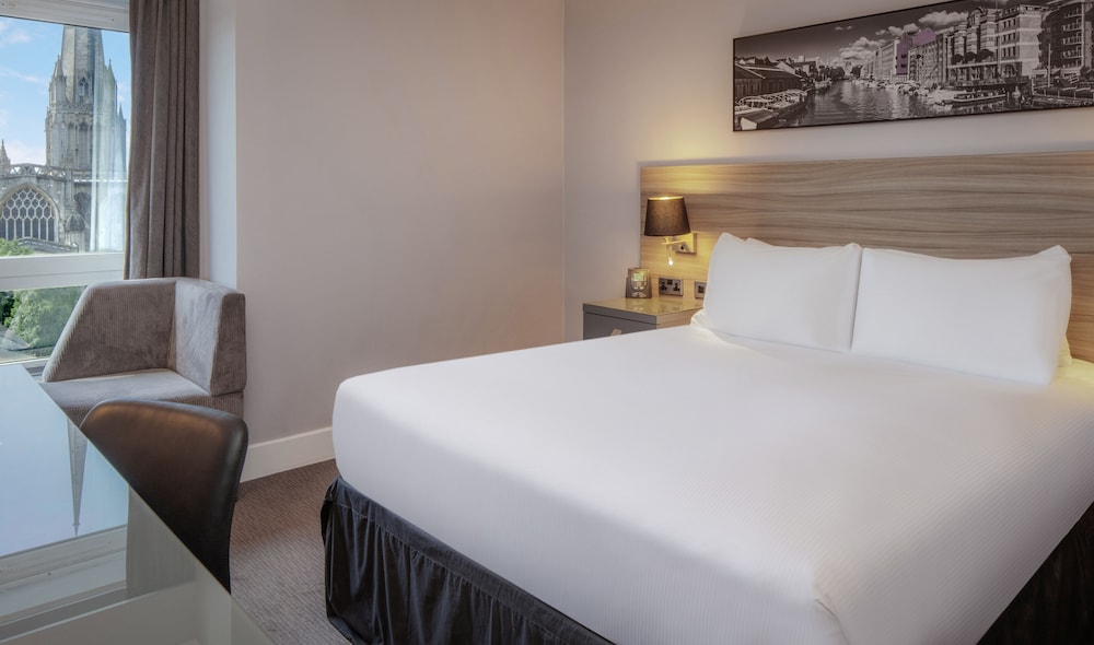 Doubletree By Hilton Hotel Bristol City Centre Ex Ramada Bristol City 18/82
