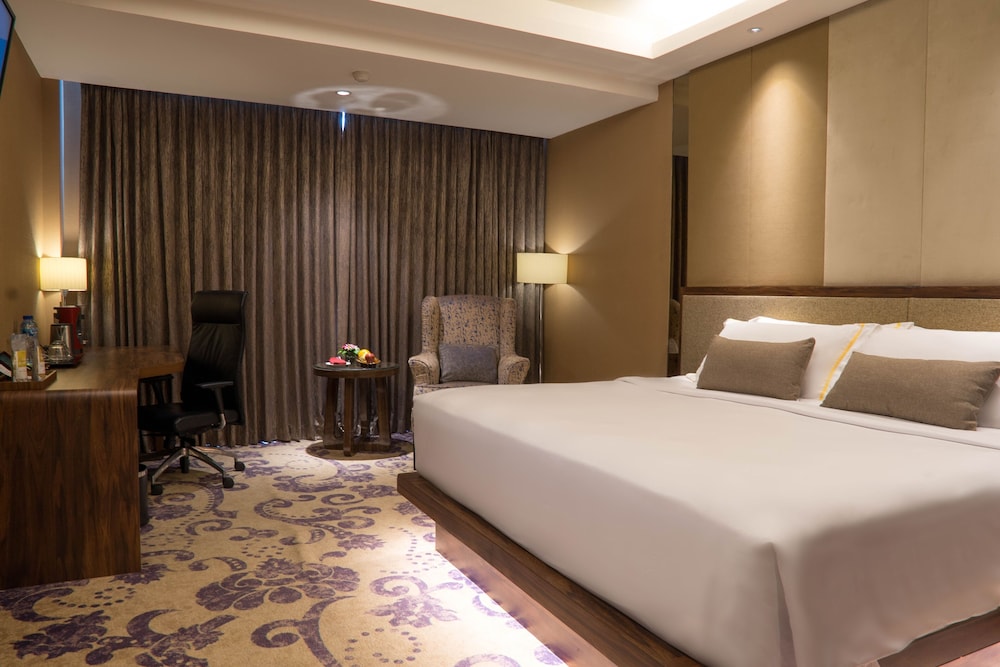 Club, Double Bed