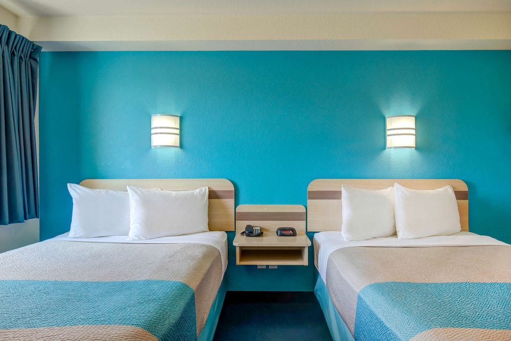 Motel6 Grande Prairie, AB 28/65