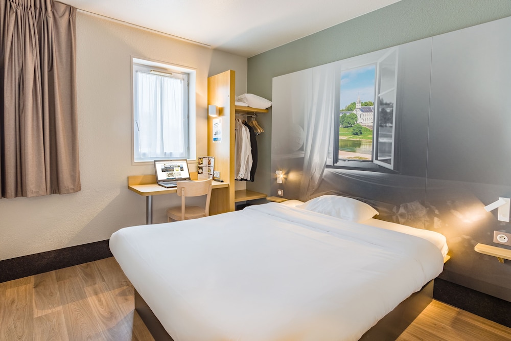 ROOM, DOUBLE BED