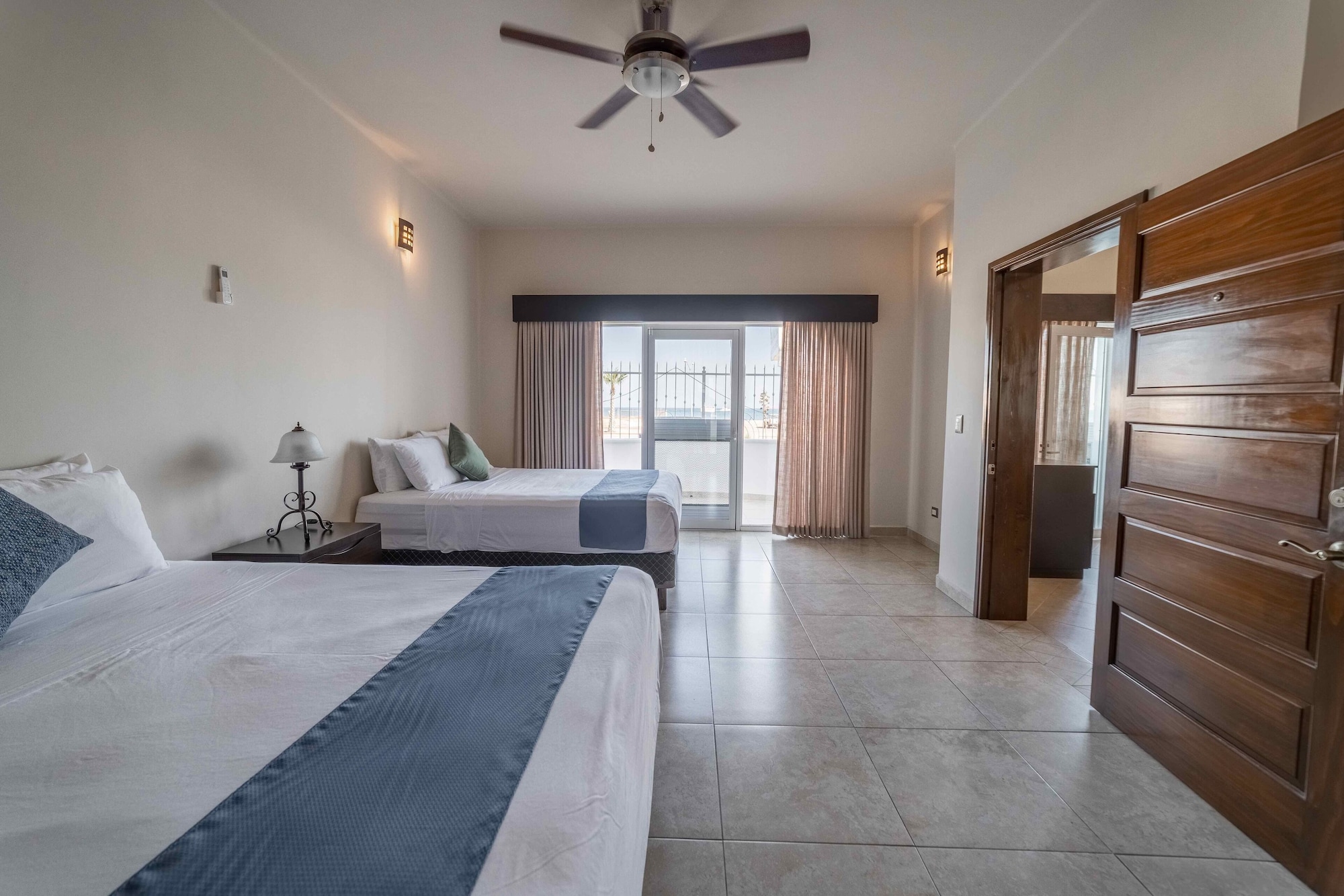 Master, Suite, King Bed, 1 Queen and 1 Single Bed, Sofa
