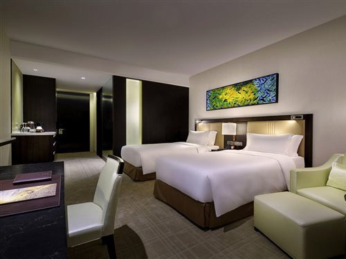 City, Twin Beds