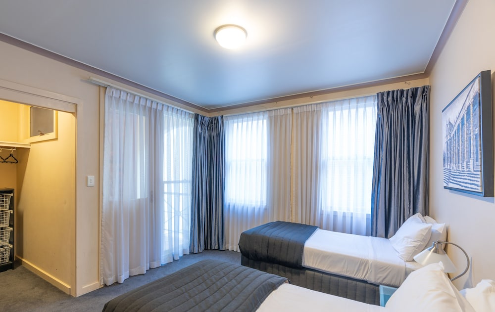 2 BEDROOMS, EXECUTIVE, TWIN BEDS, KING BED
