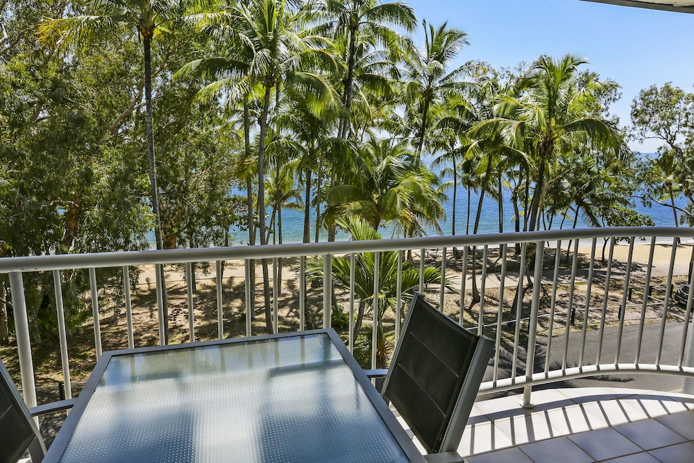 アジンコート ビーチフロント アパートメンツ 写真3