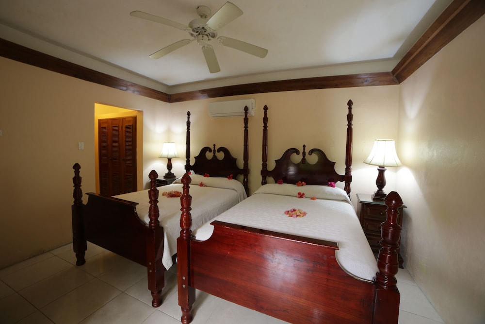 Negril Palms 10/55