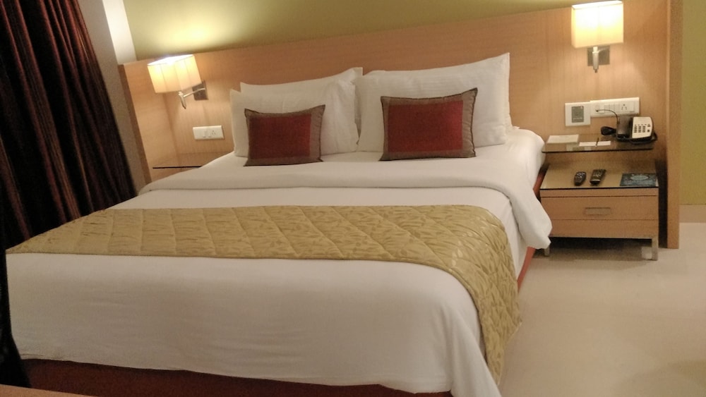 Radha Regent Bengaluru 15/50