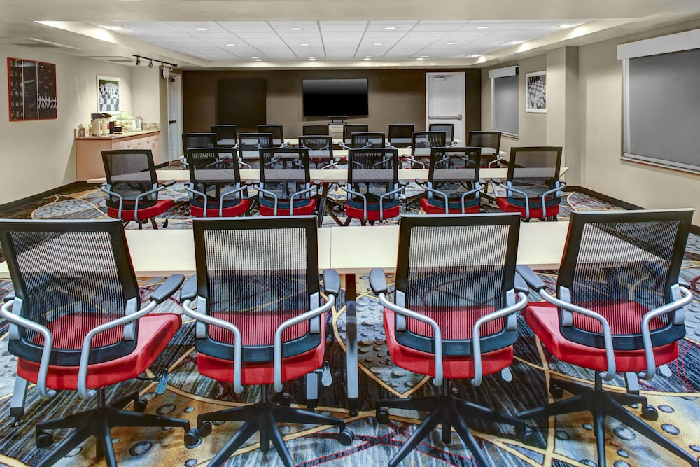 TOWNEPLACE SUITES BAKERSFIELD WEST 39/42