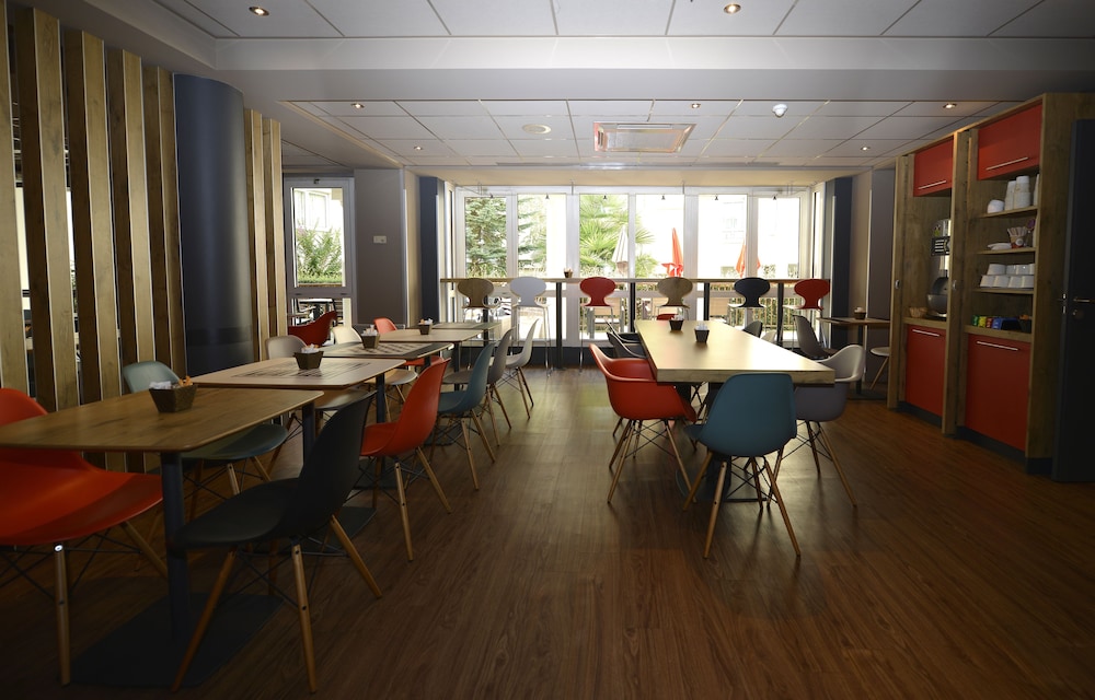 Ibis Chateau De Fontainebleau 54/70