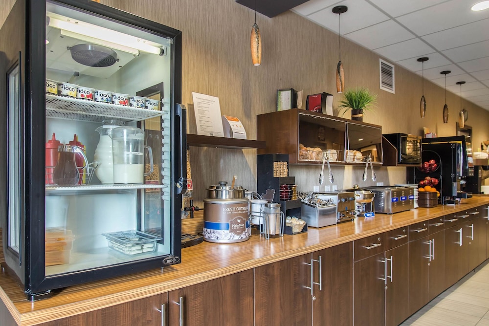MainStay Suites Winnipeg Airport 31/39
