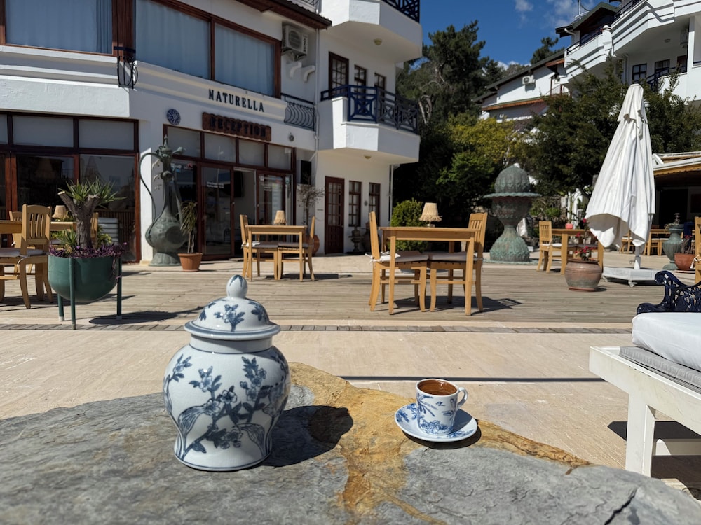 Naturella Hotel 76/82