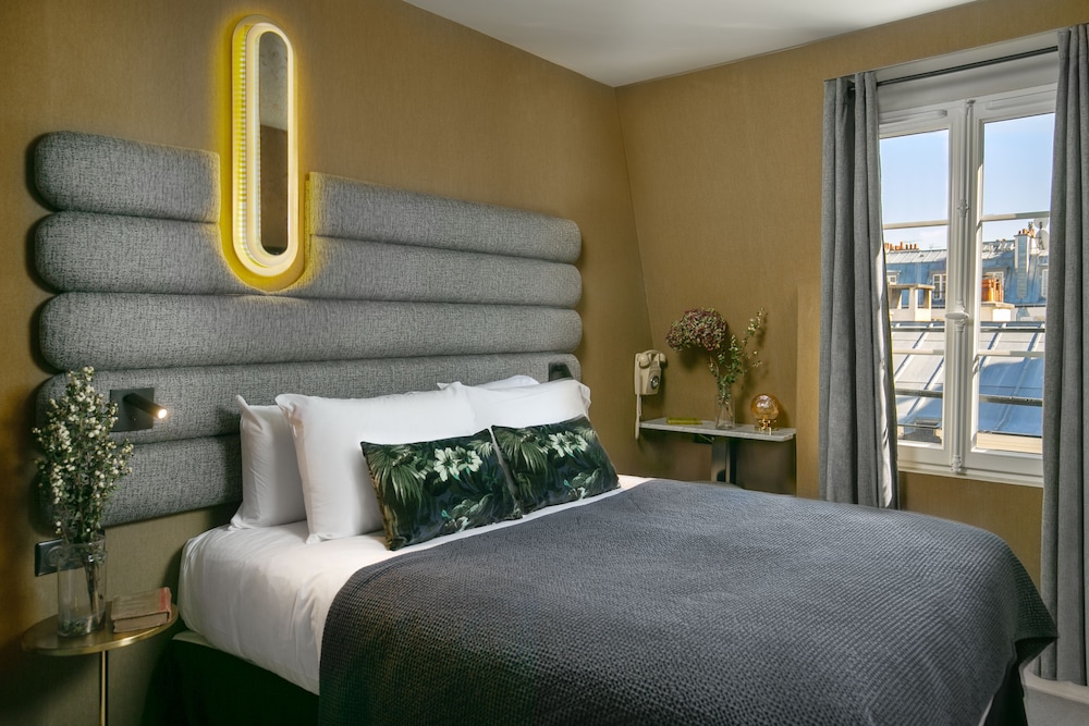SUPERIOR, DOUBLE BED