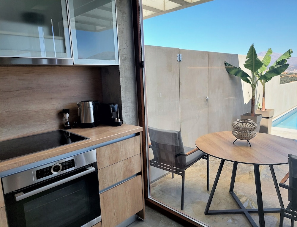 Marnos Green Luxury Villas 35/39