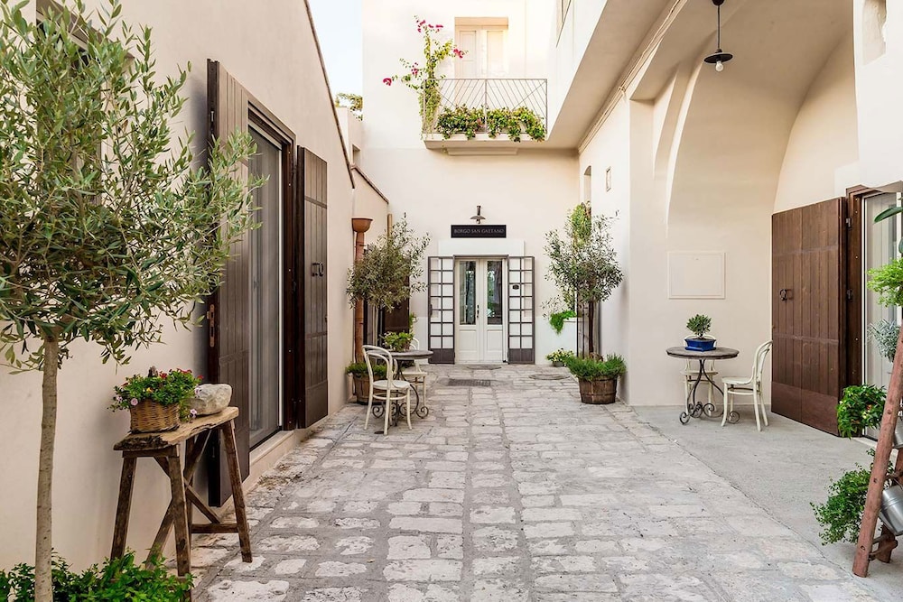 Borgo San Gaetano 37/50