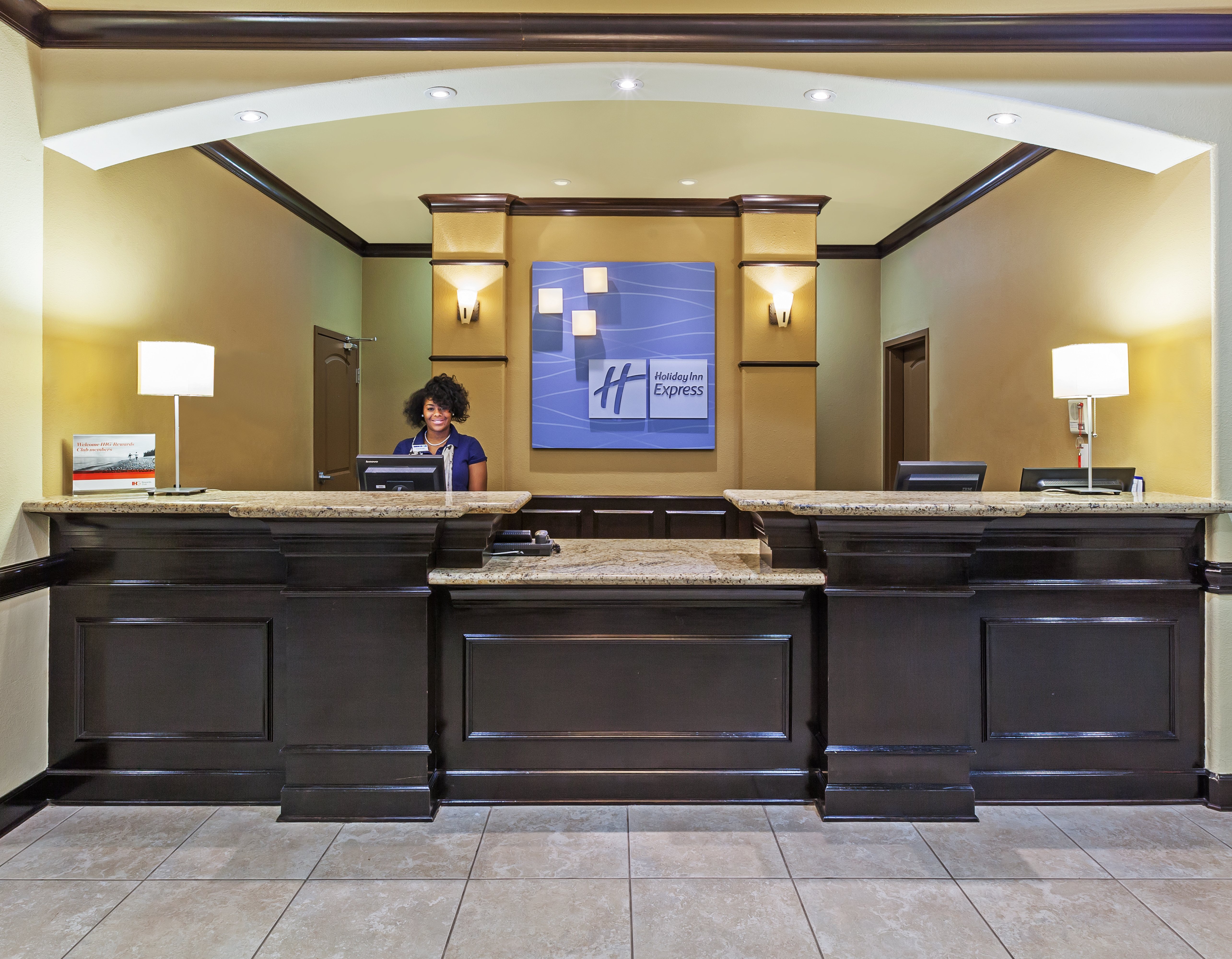 Holiday Inn Express Hotel & Suites Victoria 7/52