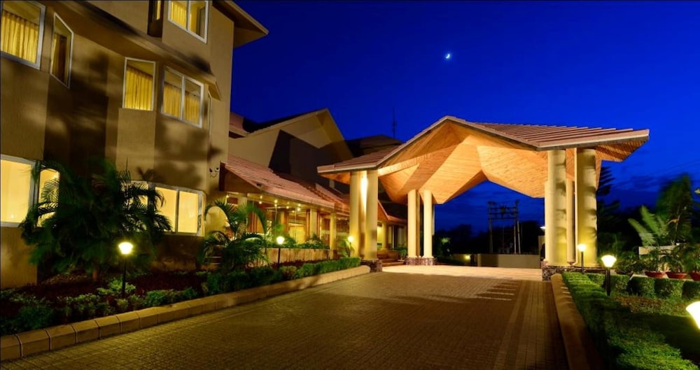 The Chariot Resort Spa 2/55