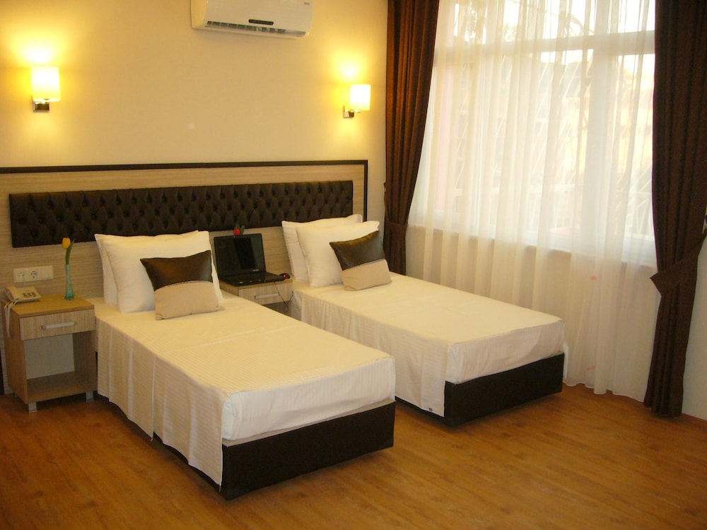 TUGRA HOTEL 16/65
