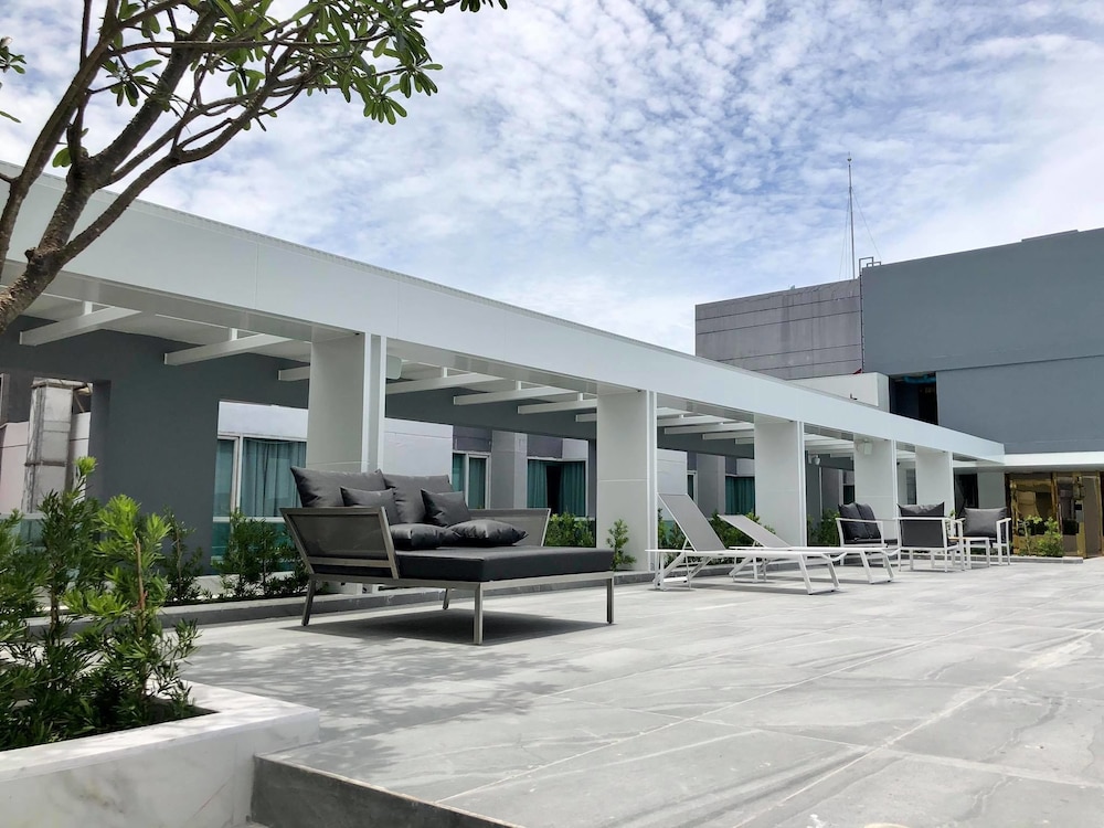 Crystal Hotel Hat Yai 6/54
