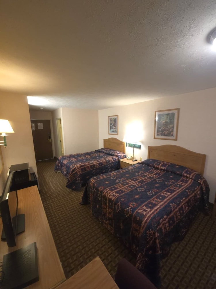 OYO 1002349 Roadside Inn 4/32