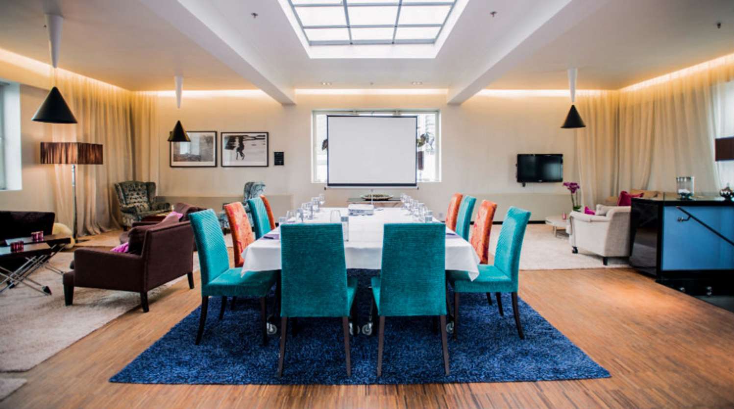 Home Hotel Folketeateret 28/39
