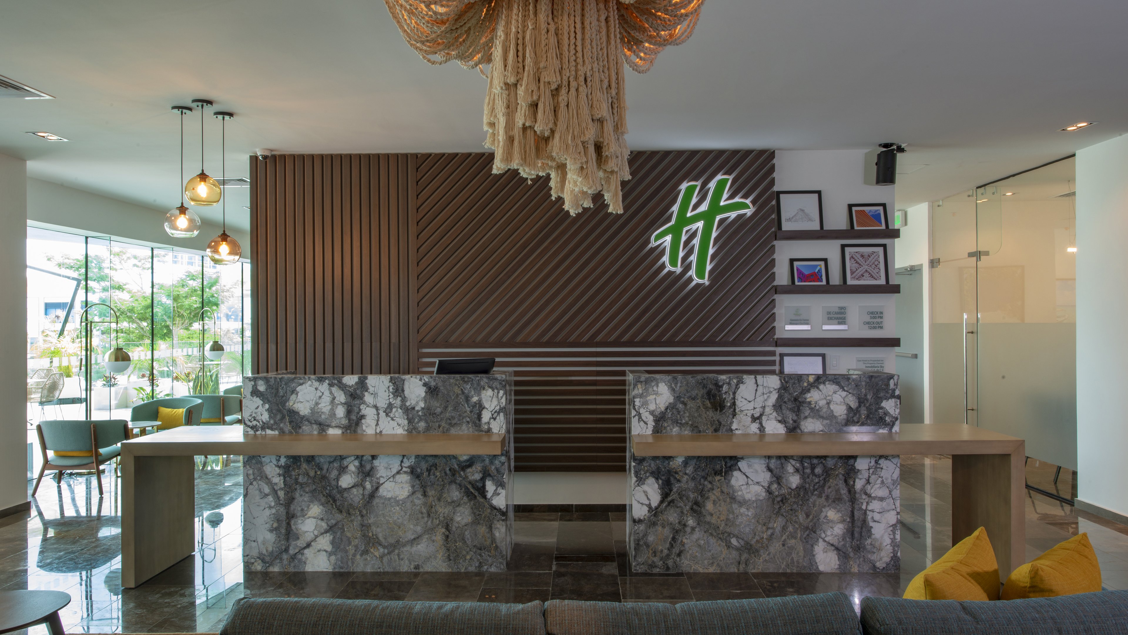 Holiday Inn and Suites Merida La Isla 5/34