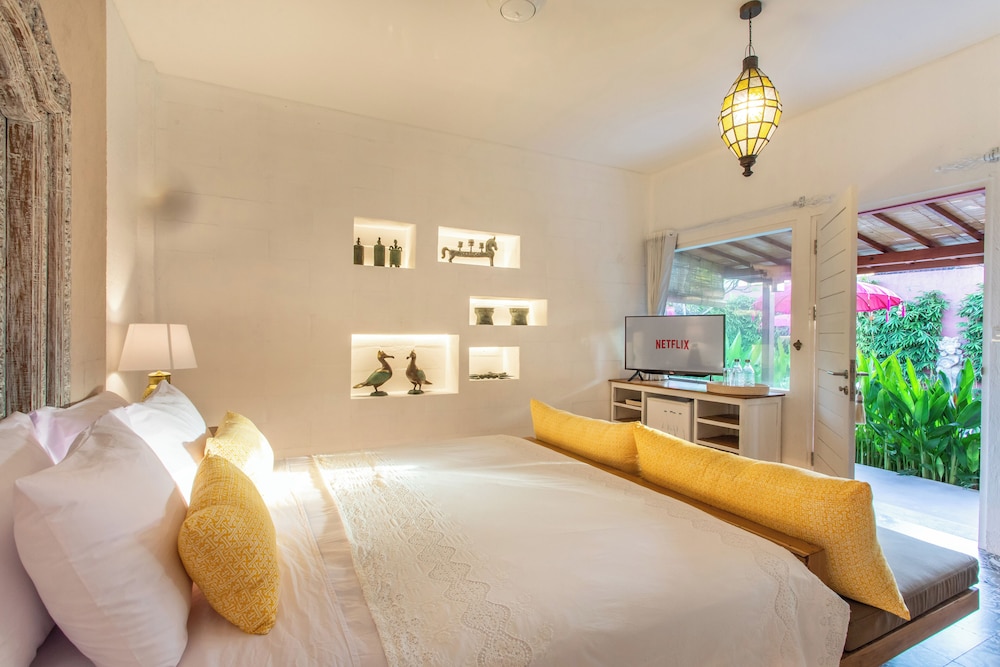 PinkPrivate Sanur - for Cool Adults Only 12/50
