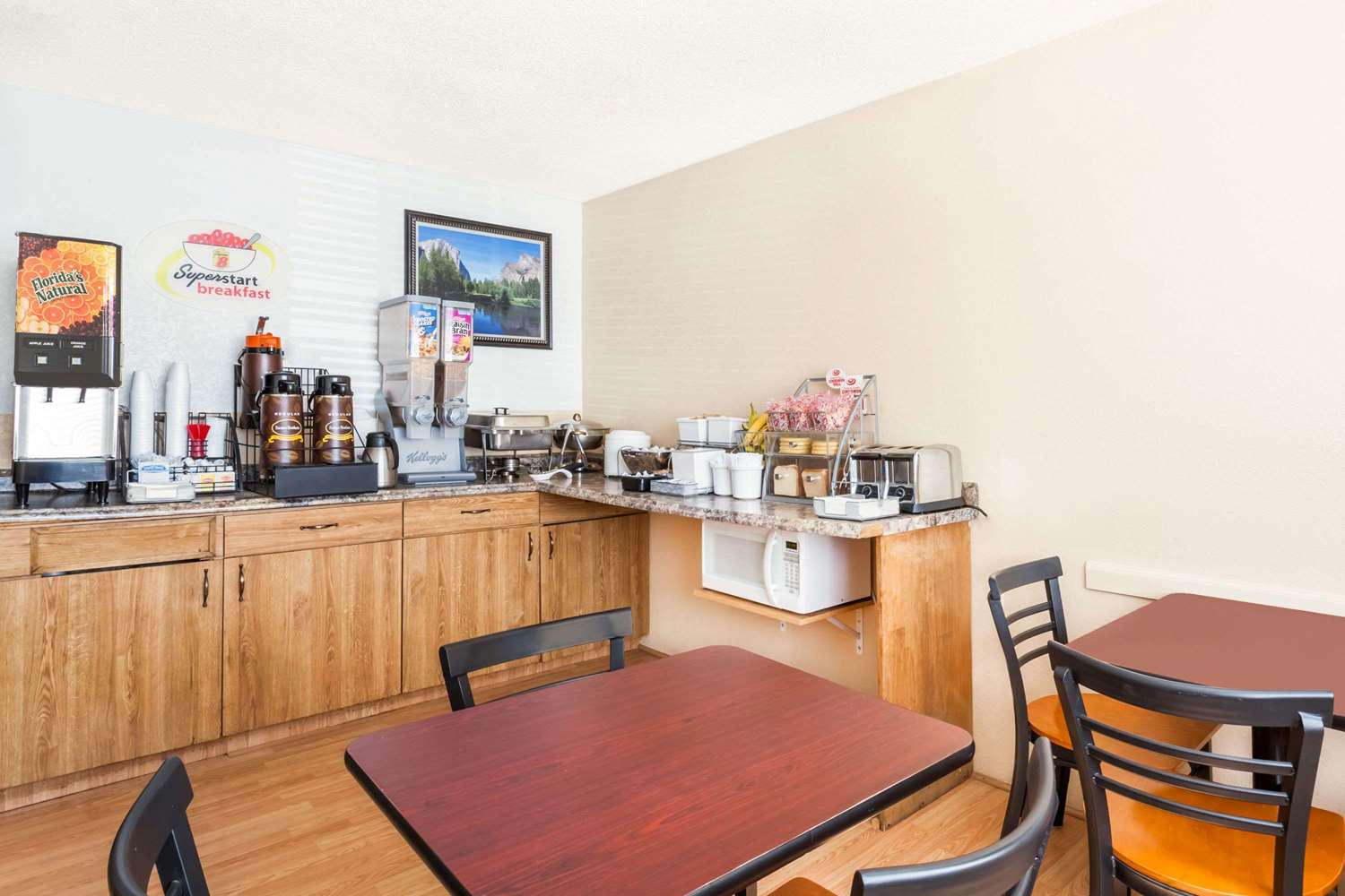 Super 8 by Wyndham Montgomery Maybrook 5/7