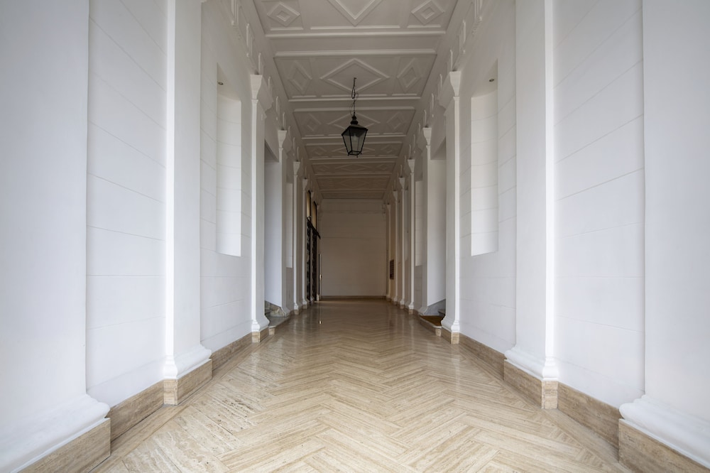 NO 9 COLOSSEO LUXURY SUITES 35/50