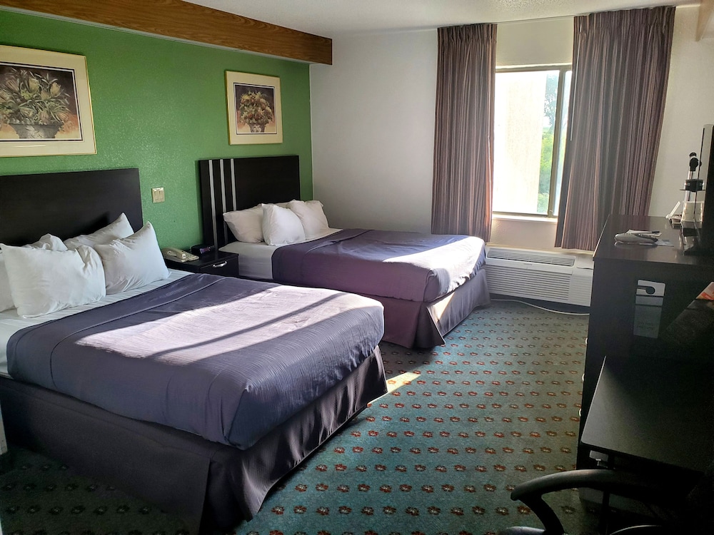 Pleasant stay Inn and Suites Brooklyn 8/18