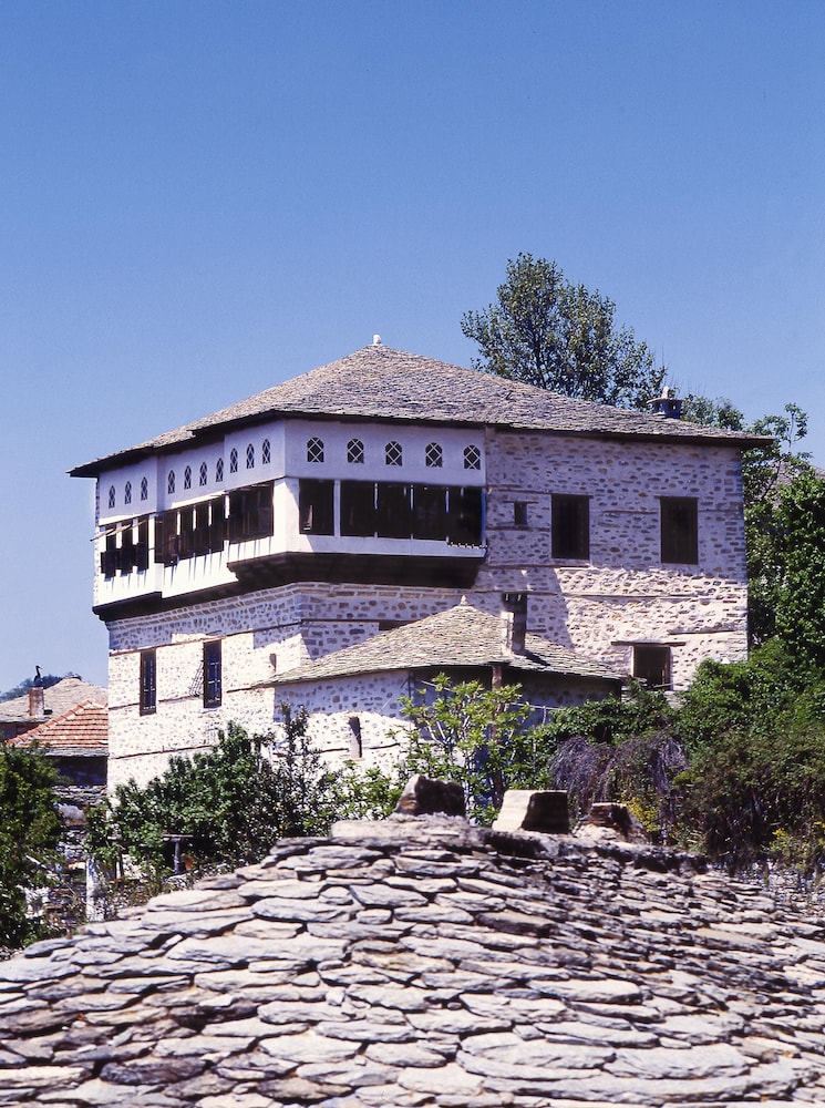 Santikos Mansion 4/26
